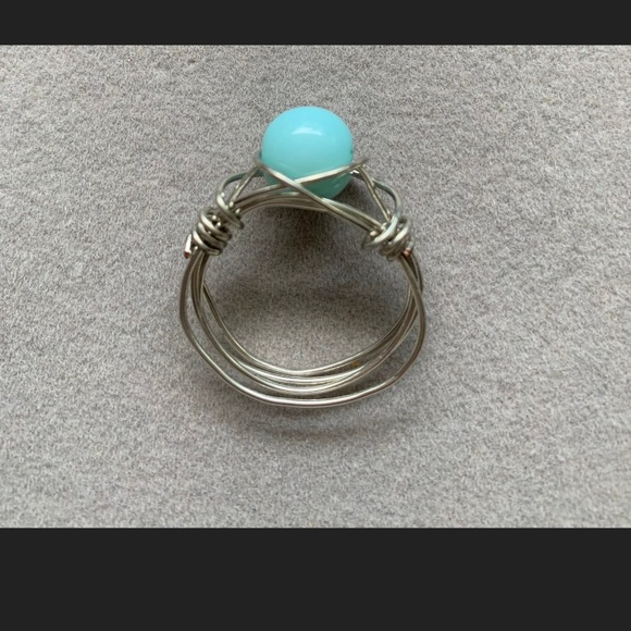 NWOT Aqua bead silver wire ring. - Picture 3 of 5